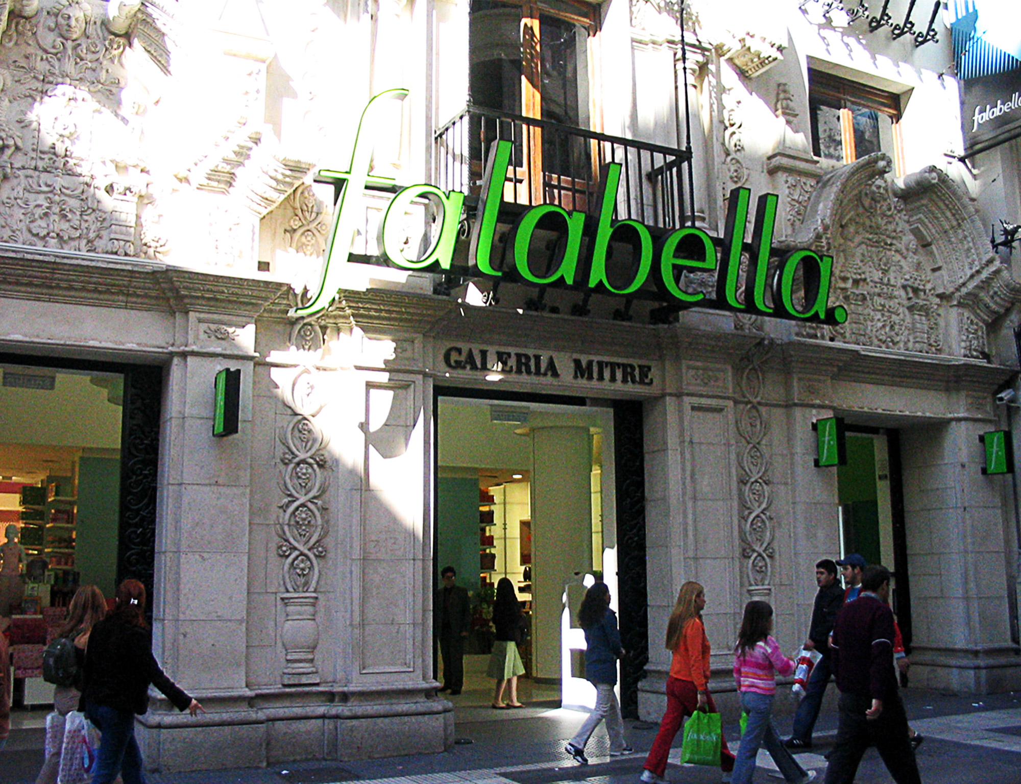 Falabella Falabella fachada